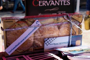 Tortasdealcazarporelmundo.es en las Gachas Amigos del Ferrocarril 2015 hecha por Luismi Comino en el stand del Patronato de Turismo Ayuntamiento Alcázar de San Juan